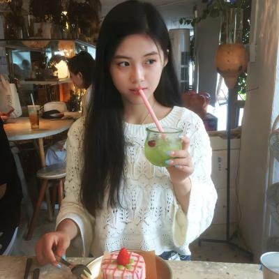 年轻女孩爱过来